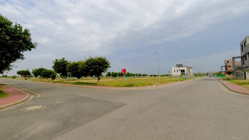 Great Investment Open Form 10 Marla Plot For Sale In G6 Block Bahria Orchard Phase 4 Lahore 9