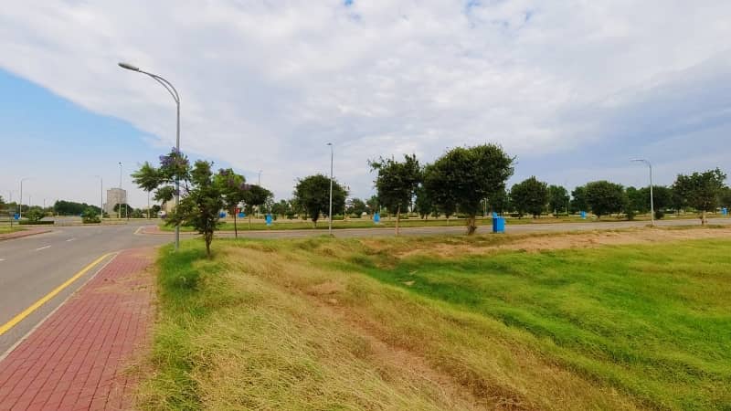 Great Investment Open Form 10 Marla Plot For Sale In G6 Block Bahria Orchard Phase 4 Lahore 13