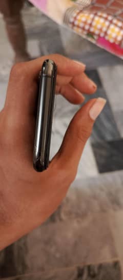 IPHONE XS 10/9 CONDITION BLACK COLOR
