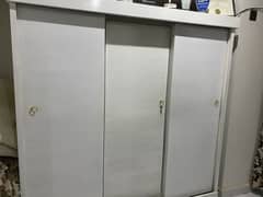 White deco 3 door cupboard