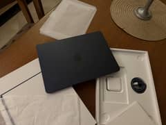 MacBook Air M3 in 10/10 Condition