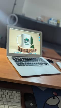 2017 MacBook Air (13-inch) | 8GB RAM