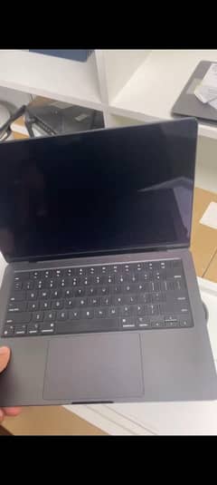 Macbook Pro M4  | 14-inch | Ram 16Gb | Storage 512G