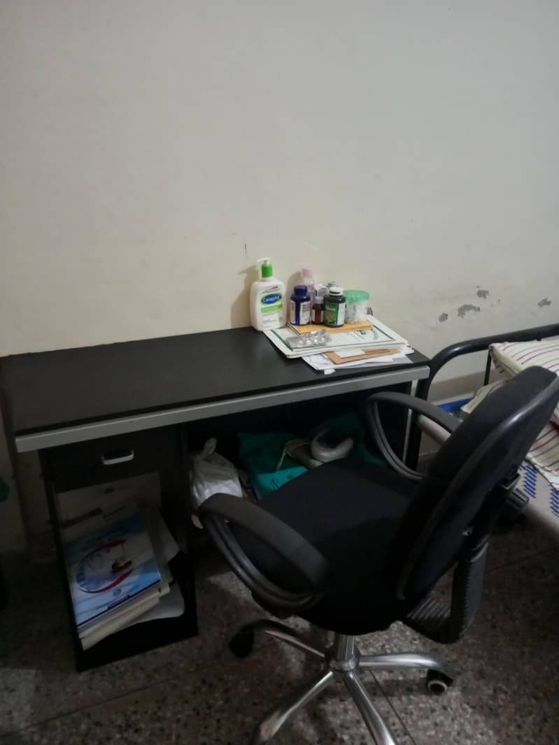 study and computer table with office chair 1