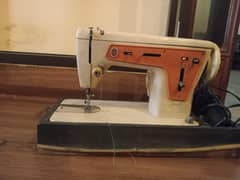 singer sewing machine slightly used 9/10 condition