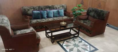 Heavy Wooden 5 Sitter Sofa With Table