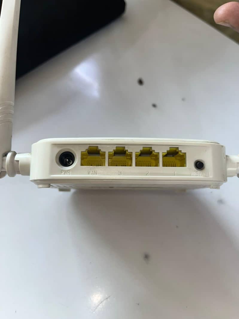 tenda router new only box open neat condition with box & adapter 2