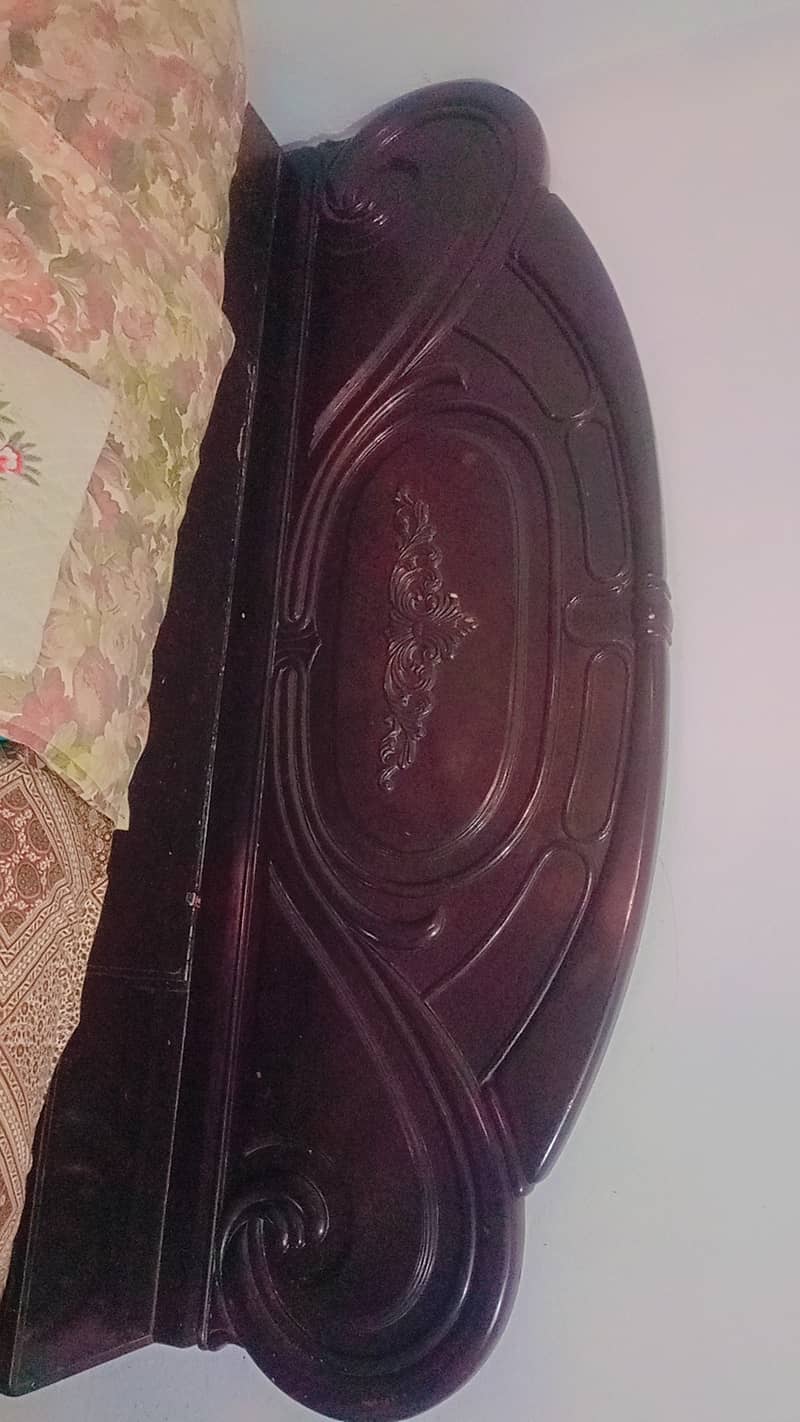New condition double bed with two side tables 4