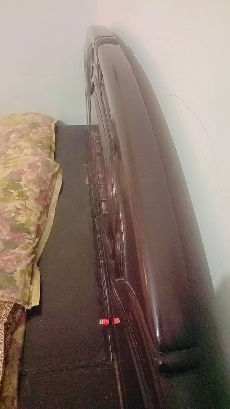 New condition double bed with two side tables 6