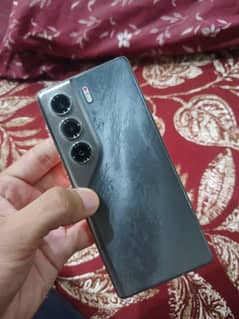 Tecno camon 40 8/256gb