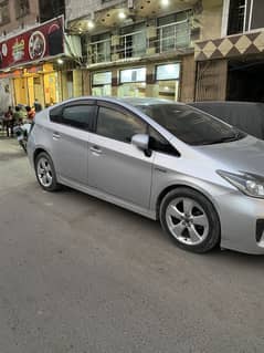 Toyoya prius mod:2013,Reg 2016, 100% original B2B, battery 90+, ABS ok