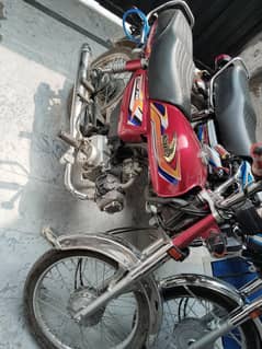 Urgent for sale United 70 Bike. need cash