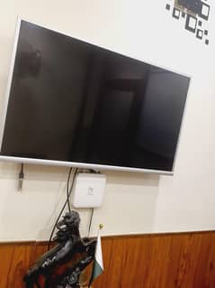 40inch Smart 4k Led with Etisalat Android Box