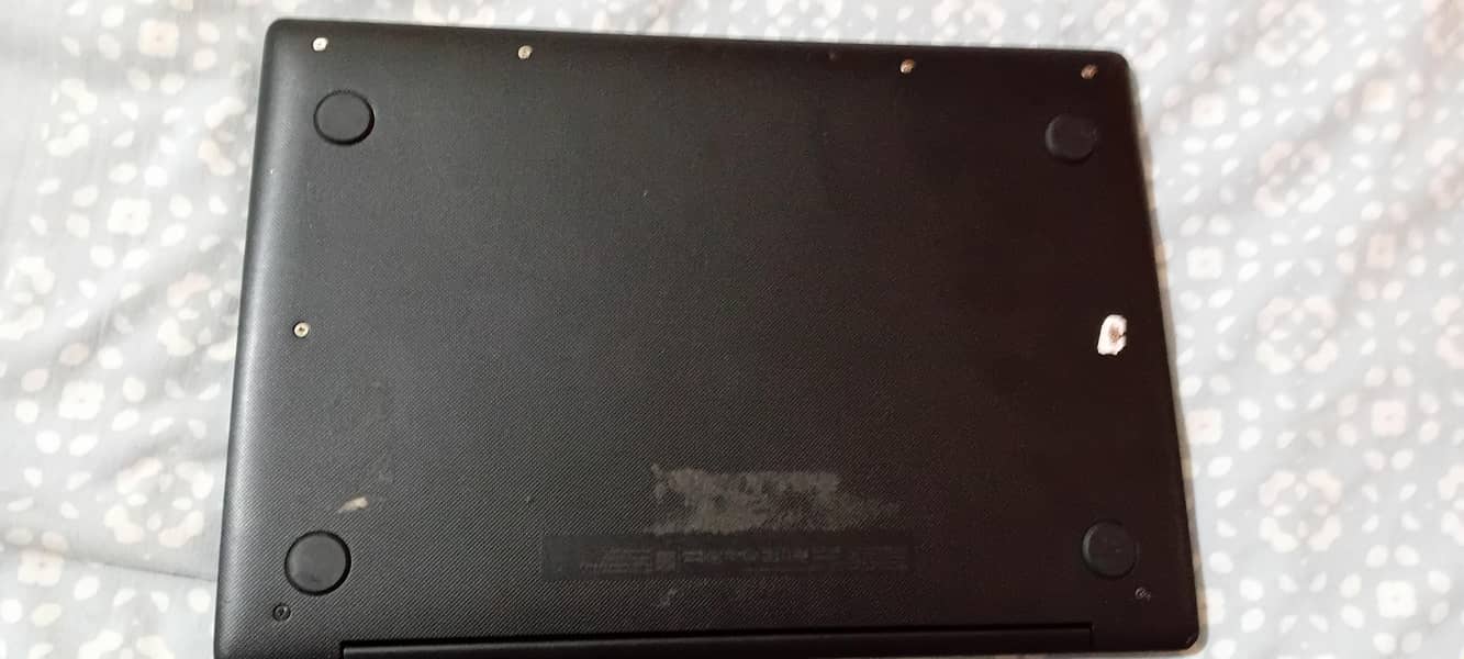 Chrome book in good condition with HD display 3