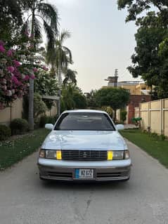 TOYOTA CROWN ROYAL SALOON FULL OPTION