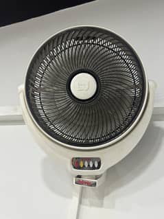 Royal bracket fans