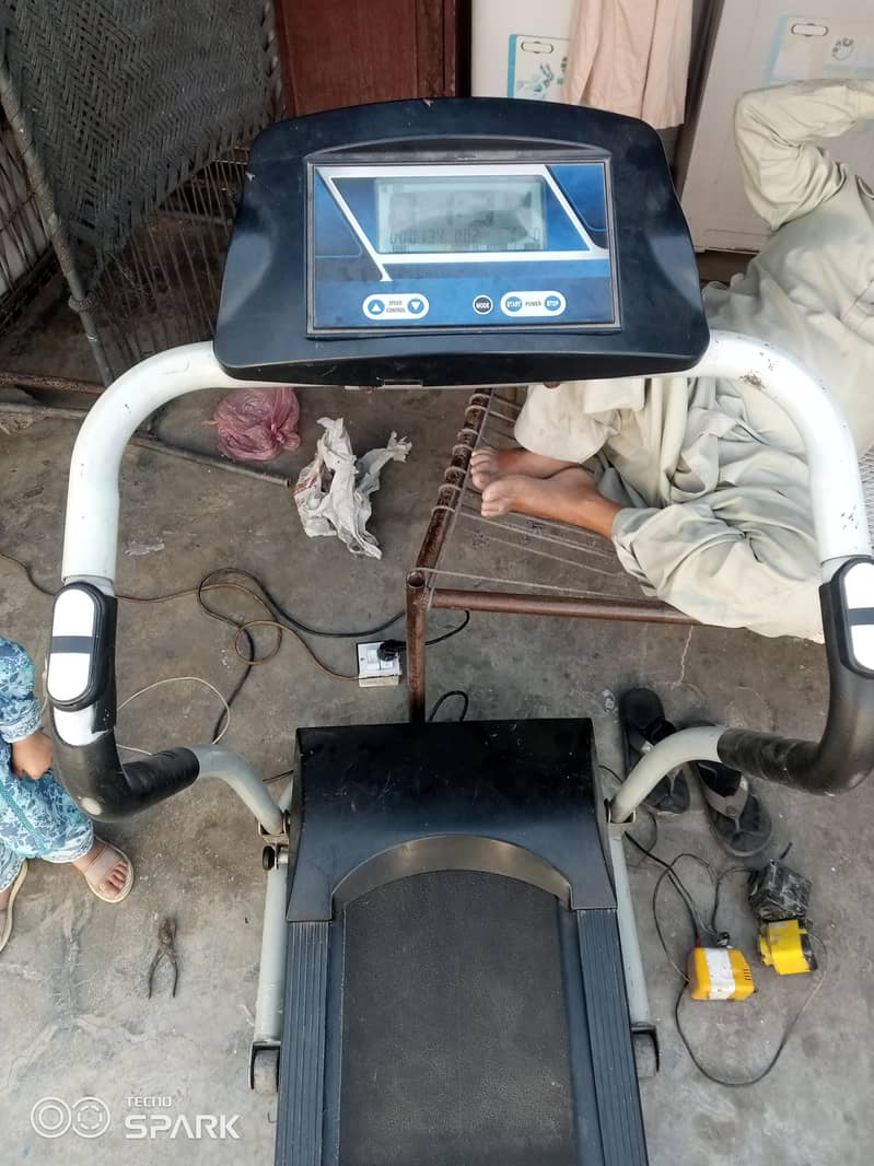 Treadmills/ Running Machine/ Exercise 0