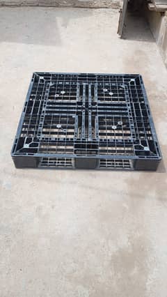 Plastic Pallets Light Weight | Heavy Duty Industrial Pallets for sale