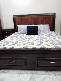 King size bed with 2 side table