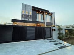 1 KANAL AESTHETICALLY DESIGNED HOUSE FOR SALE IN DHA PHASE 6