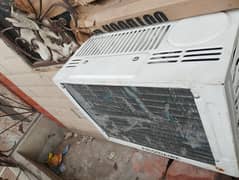 window AC 0.5