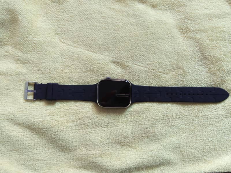 I am selling my android watch, which is scratchless and series 9 1