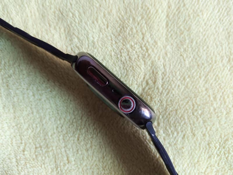 I am selling my android watch, which is scratchless and series 9 5