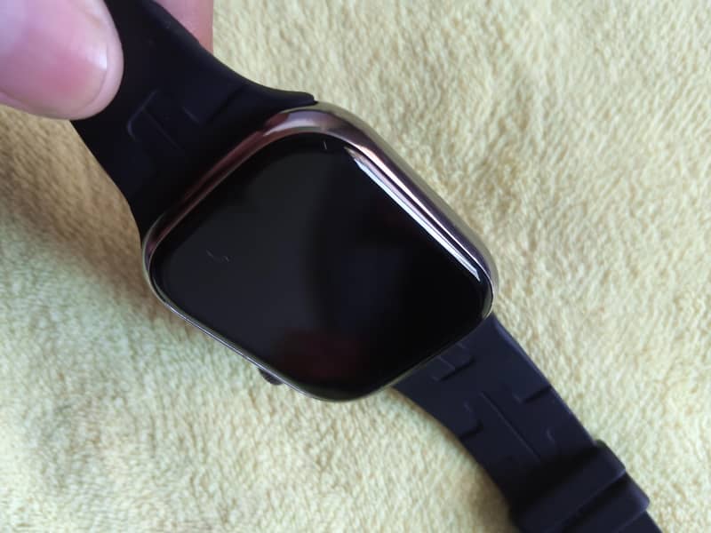I am selling my android watch, which is scratchless and series 9 6