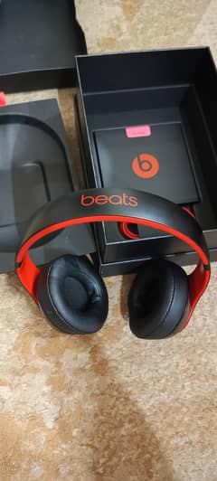 Dr Beats Studio 3 Wireless Headphones Red & Black