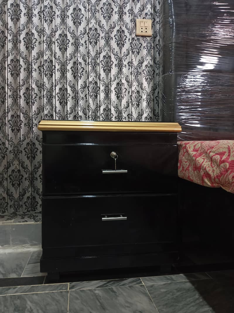 Bed set/Bed set With Side Tables 2