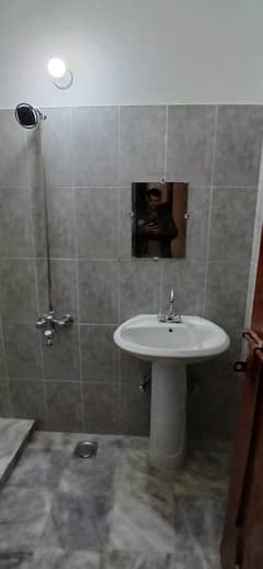 3.5 marla 2nd floor flat for silent office