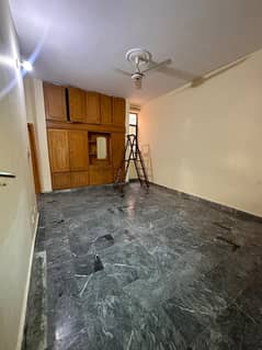 Portion for rent chaklala scheme 3 khybany Tanveer 3bed tv loung dariwng room kitchen 3bath Pani bijli gass sab available bijli gass miter seprat