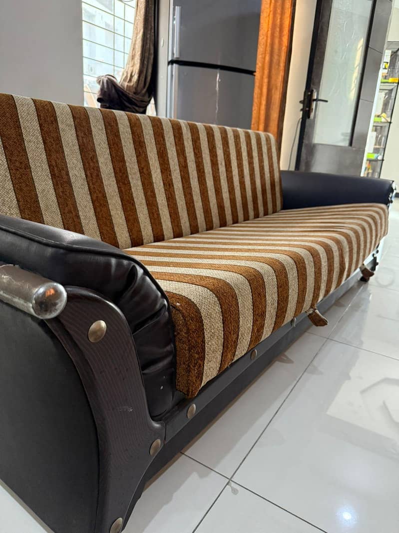 Sofa com bed Good condition 1