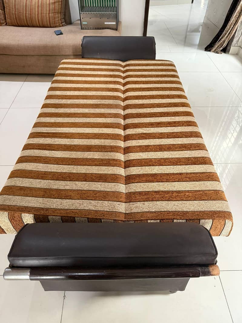 Sofa com bed Good condition 3