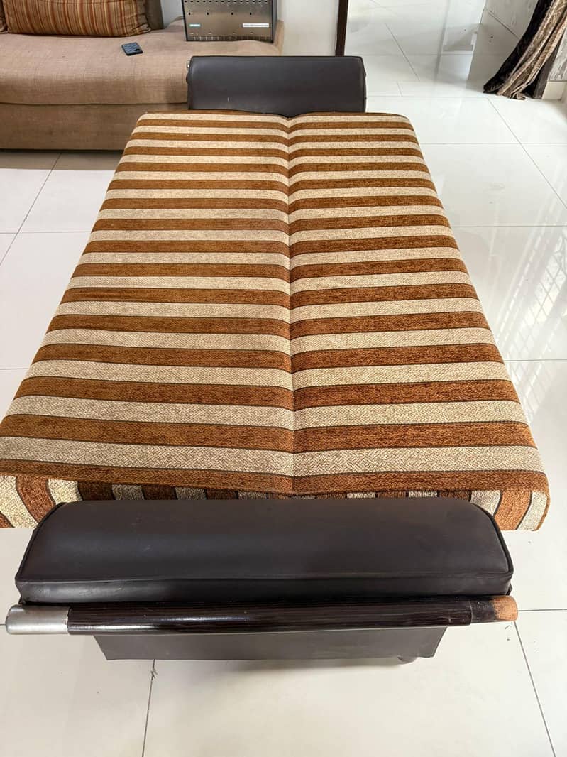 Sofa com bed Good condition 7