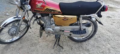 Honda 125 spical edition 17/8/2024. . . 03074994155olden num ha