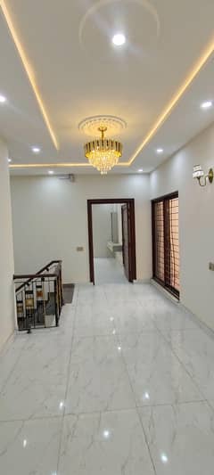 10 MARLA LIKE HOUSE IN HEART BLOCK BAHRIA TOWN LAHORE FOR SALE ORIGINAL PICTURES AR ATTACHED