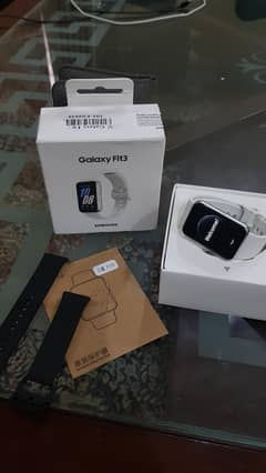 Samsung Galaxy Fit 3 -  Only Box opened - with 2 straps & accessories