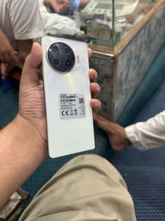 Tecno spark 20 pro plus