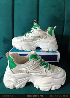 Imported white & green Sneakers | Premium Comfort | Unisex | Like New