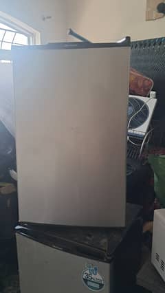 Dawlance Room Fridge / Medium Size Fridge