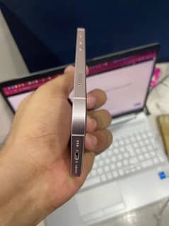 iPhone 13 FU eSIM time available