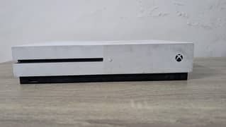 X BOX one S with two controllers