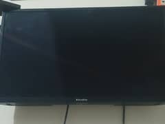 32" LED for urgent sale