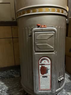 Water gyser full size like new Urgent sale0332 ,6881510