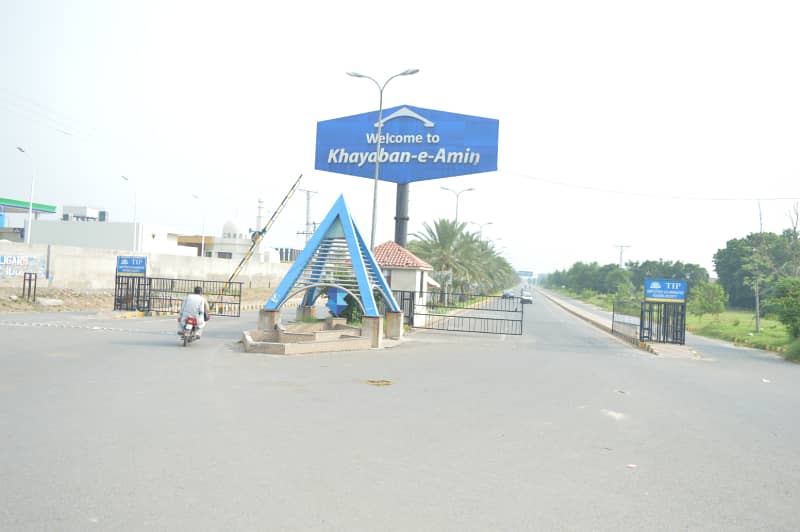 05 Marla Most Beautiful Prime location plot with possession LDA approved for Sale in Block A 0