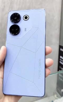 Tecno Camon 20pro one hand use