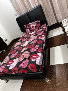 2x Single bed