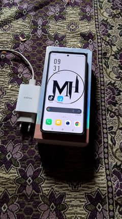 Infinix zero 30 8+8gb ram 256gb room