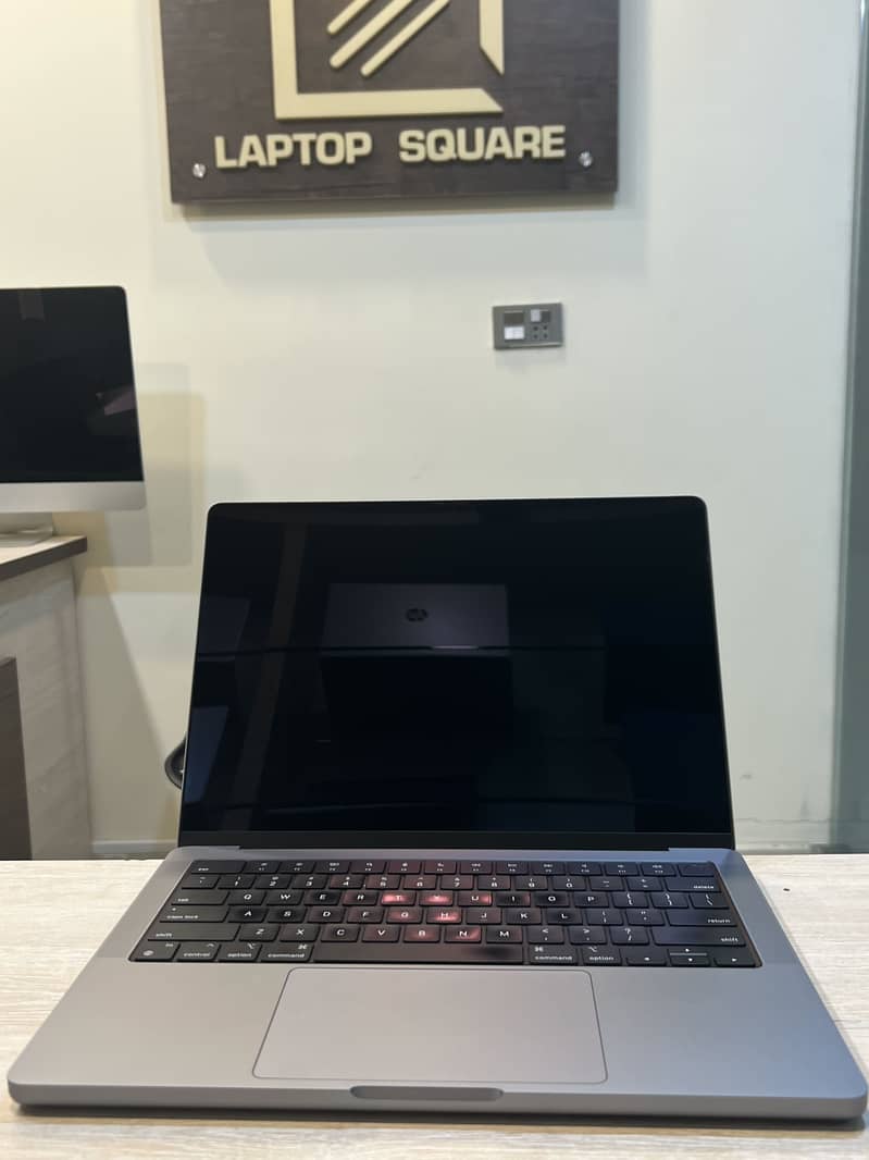 Apple MacBook M2 Pro 2023 14 inch 16GB 512GB 14 inches 4